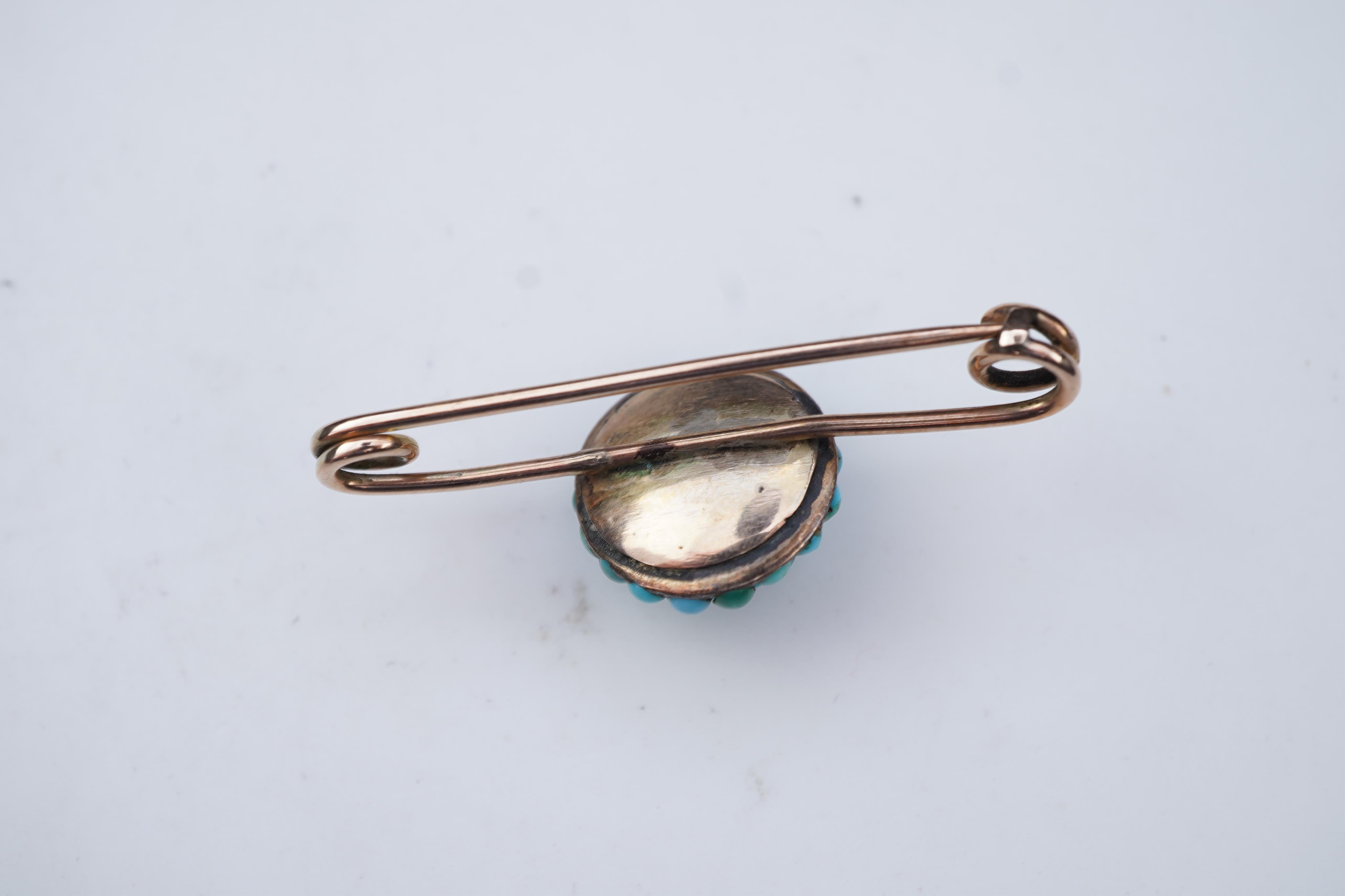 A collection of jewellery